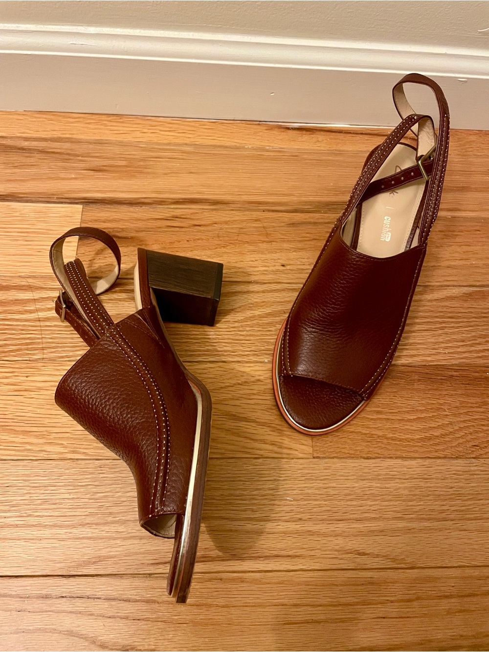 Clarks “Ellis Ada” Brown Leather Slingback Sandals, Size 8.5
